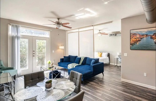 Legacy Park Apartment | Charming 1,100 sq ft apartment near to The Shops at Legacy