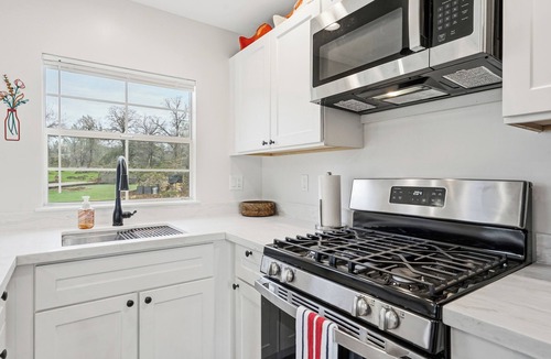Smartville Cottage | Charming 1-bdm casita in a private campground, Casita + RV site & Tent Camping