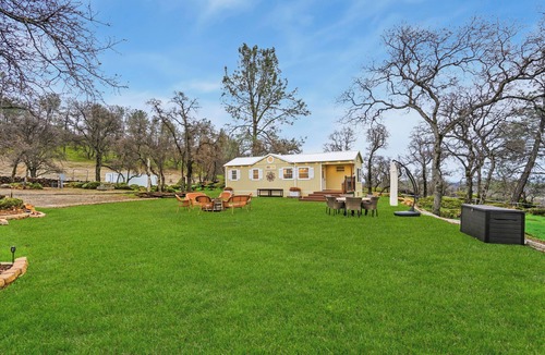 Smartville Cottage | Charming 1-bdm casita in a private campground, Casita + RV site & Tent Camping