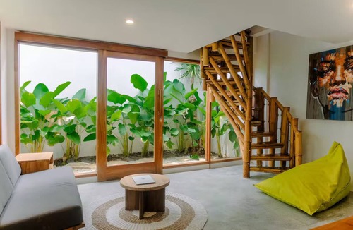 Kuta Villa | Charming 1-bedroom villa in delightful Kuta Lombok with WiFi, AC and Co-working