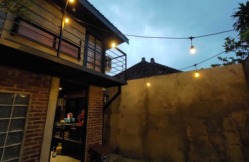 Mataram House | Charming 1-bedroom house with AC, WiFi in amazing Nusa Tenggara Bar