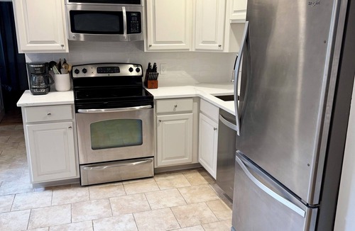 Thompson Square - Bunker Hill Condo | Charming 1 Bed/1 Bath-Charlestown, MA