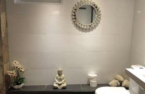 Tours Apartment | Charming 1-Bed Apartment in Sint Maarten