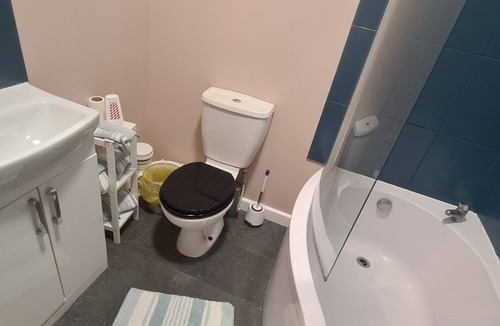 Barnsley Apartment | Charming 1-bed Apartment in Barnsley