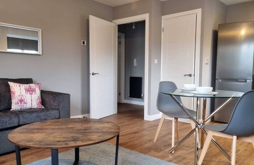 Stratford-upon-Avon Apartment | Charming 1-bed Apartment Near Redditch Town Centre