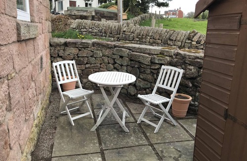 Cauldon Low House | Charming 1 Bed Barn Polar Bears Chatsworth