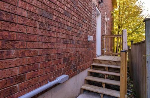 Barrie Apartment | Charming 1-bed basement, Wi-Fi