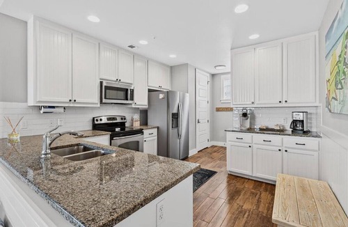 Cinnamon Shore Condo | Charming 1-Bed Condo at Cinnamon Shore North Near Pools & Town Center