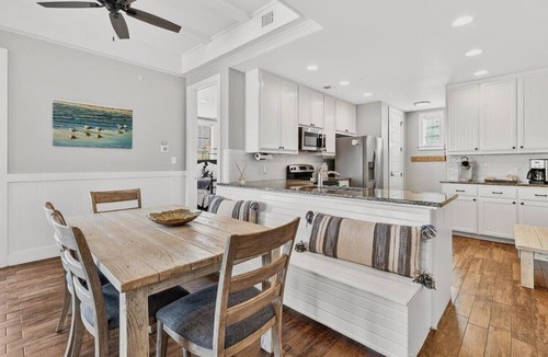 Cinnamon Shore Condo | Charming 1-Bed Condo at Cinnamon Shore North Near Pools & Town Center