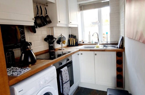 Blaenavon House | Charming 1-bed Maisonette With Mountain View