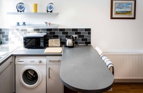 Glasgow Apartment | Charming 1-bed Southside Flat in Great Location