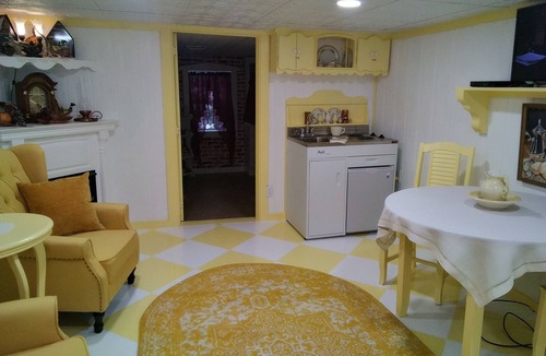 Fort Fairfield Cottage | Charming 1-bedroom cottage in fantastic Fort Fairfield with AC