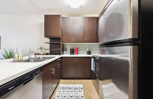 Marina del Rey Apartment | Charming 1-bedroom in amazing Marina del Rey with gym, pool! Free parking!