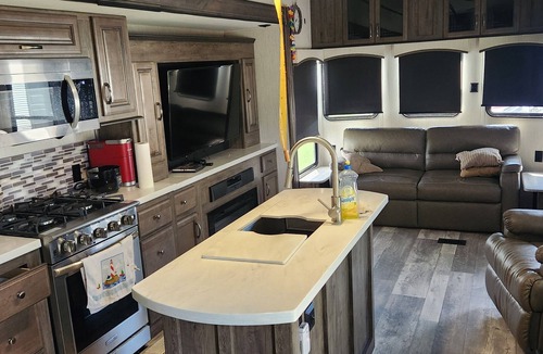 Belleville House | Charming 1-bedroom mobile home with WiFi, AC in fabulous Prince Edward county