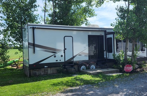 Belleville House | Charming 1-bedroom mobile home with WiFi, AC in fabulous Prince Edward county