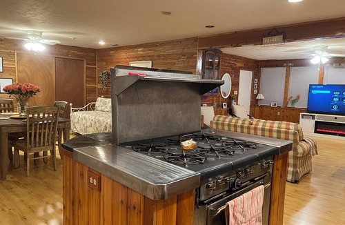 Cherry Valley Cottage | Charming 1-bedroom cottage in Cherry Valley - within walking distance to parks.