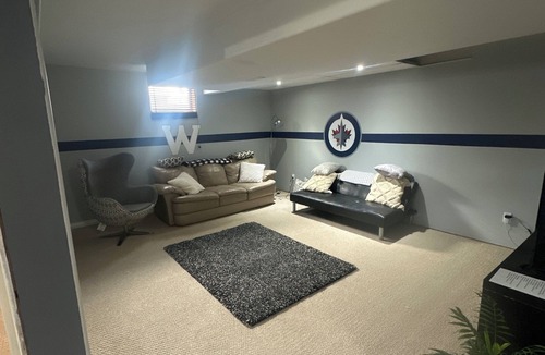 Souris House | Charming 1-bedroom-1 bath basement suite with AC, WiFi in downtown Souris mb