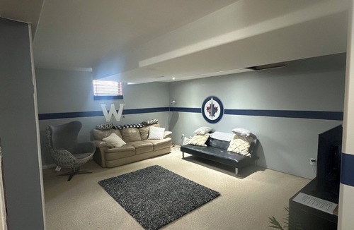 Souris House | Charming 1-bedroom-1 bath basement suite with AC, WiFi in downtown Souris mb