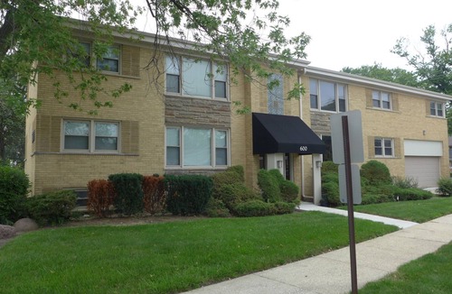 Forestview Apartment | Charming 1-bedroom apartment with AC, WiFi in phenomenal Park Ridge