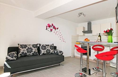 Babin Kuk Apartment | >CHARMING 1 BEDROOM APARTMENT 100m FROM SUNSET BEACH, FREE PARKING<