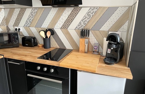 Saint-Martin-du-Littoral Apartment | Charming 1-bedroom apartment in cool Le Havre with WiFi