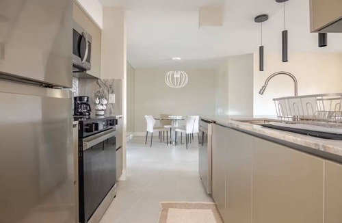 Aventura Apartment | Charming 1-bedroom apartment with AC in vibrant Aventura 1205