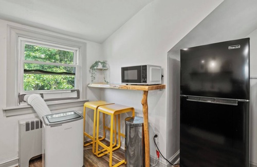 Hatfield Apartment | Charming 1-bedroom apartment with workspace in central Hatfield