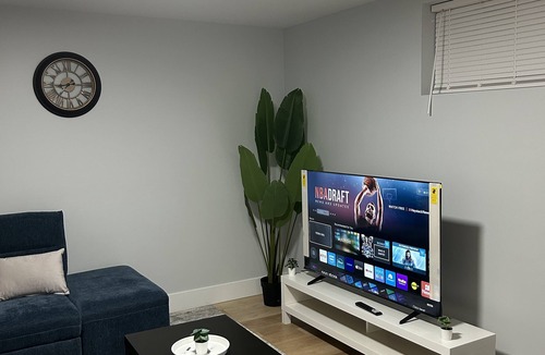 Moncton Apartment | Charming 1-bedroom apartment in enchanting Moncton with WiFi