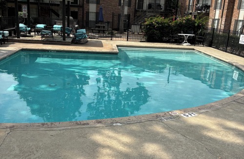 Memorial Apartment | Charming 1-bedroom apartment in cool Houston with AC, WiFi