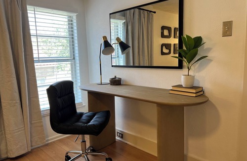 South Overton Apartment | Charming 1-bedroom apartment with AC, WiFi in superb Lubbock