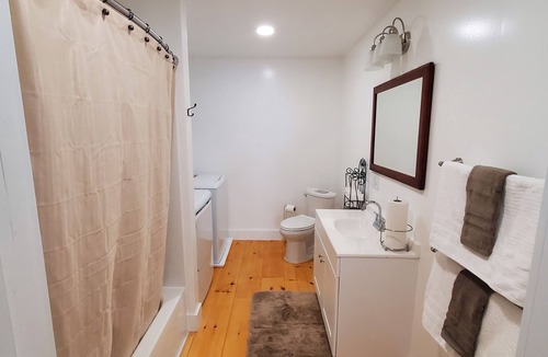 Manlius Apartment | Charming 1-bedroom apartment in delightful Manlius, on a beautiful flower farm!