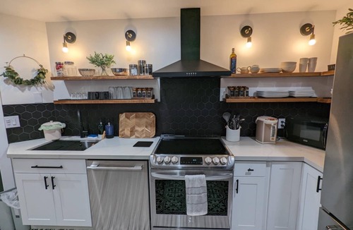 Seattle Metro Area Apartment | Charming 1-bedroom apartment in Mount Baker Neighborhood near Lake Washington