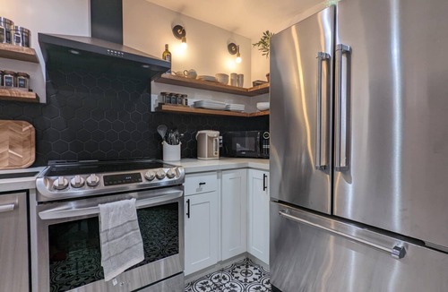 Seattle Metro Area Apartment | Charming 1-bedroom apartment in Mount Baker Neighborhood near Lake Washington