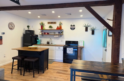 Greene Apartment | Charming 1-bedroom apartment in Greene for up to 4 guests, family & dog friendly