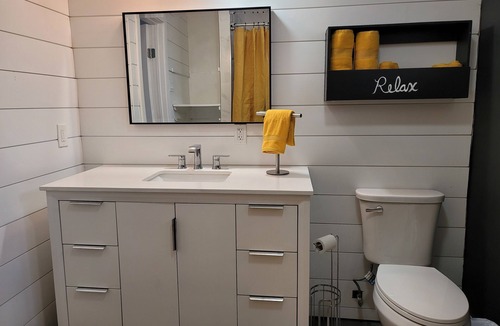 Allen Apartment | Charming 1-bedroom apartment in center of Allen with WiFi, AC, park and more