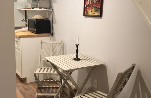 Nyack House | Charming 1-bedroom apartment with AC in peaceful Nyack