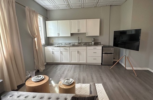 Scranton Bed & Breakfast | Charming 1-bedroom B&B with WiFi and AC in Scranton
