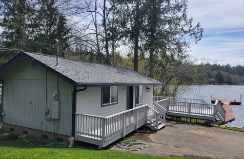 Burley Cottage | Charming 1-bedroom cottage in Gig Harbor perfect for relaxing stays