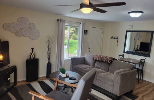 Burley Cottage | Charming 1-bedroom cottage in Gig Harbor perfect for relaxing stays
