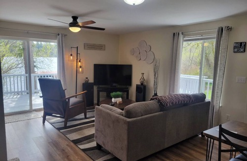 Burley Cottage | Charming 1-bedroom cottage in Gig Harbor perfect for relaxing stays