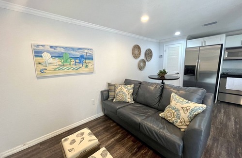 Tavernier Apartment | Charming 1 Bedroom Canalfront Apartment in Tavernier