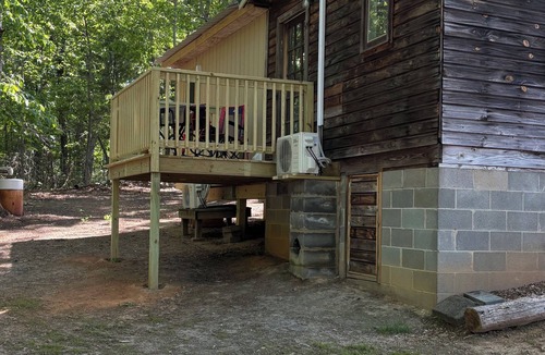 Critz Cabin | Charming 1-bedroom cabin in pleasant Critz for a cozy getaway