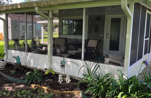 Patterson Cottage | Charming 1-bedroom cottage located on the Lower Atchafalaya River. AC & WIFI