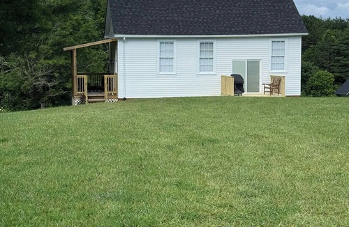 Pilot Cottage | Charming 1-bedroom cottage with AC, WiFi in amazing Pilot