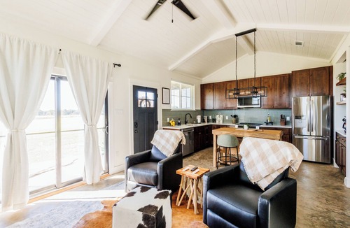 Hill County Cottage | Charming 1-bedroom cottage in serene countryside