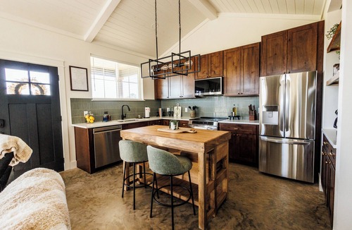Hill County Cottage | Charming 1-bedroom cottage in serene countryside