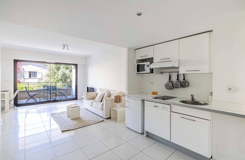 Prado - Republique Apartment | Charming 1 bedroom flat with balcony/pool - Cannes