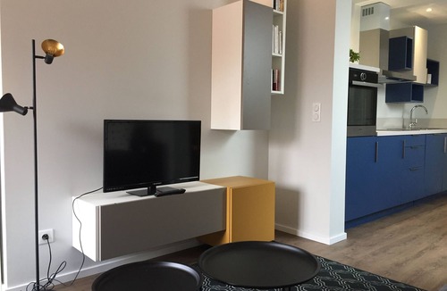 Schwenheim Apartment | Charming 1 bedroom apartment *