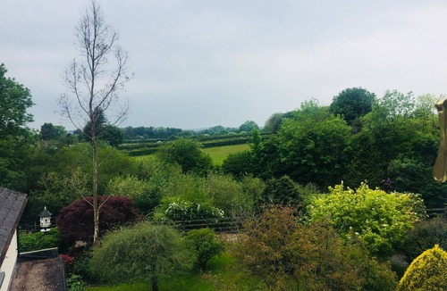 Lydford Apartment | Charming 1 Bedroom Suite in the eaves.