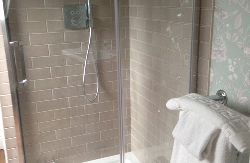 Lydford Apartment | Charming 1 Bedroom Suite in the eaves.